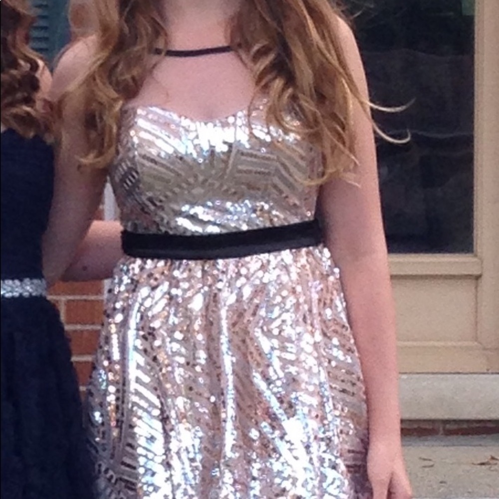 Beautiful rose gold sequin dress sleeveless
